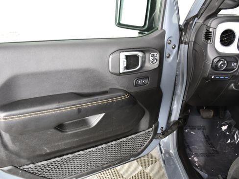 Used 2024 Jeep Wrangler Unlimited Sahara AWD/4WD image 36