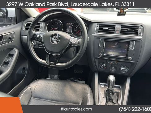 Used 2017 Volkswagen Jetta SE FWD image 25
