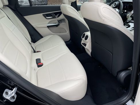 New 2026 Mercedes-Benz GLC 300 4MATIC image 39