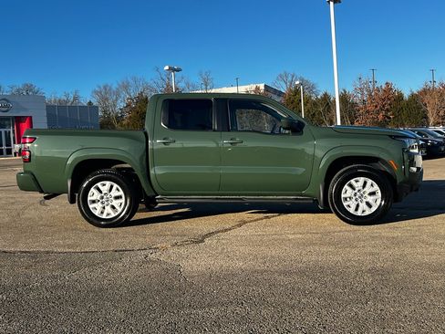 Used 2022 Nissan Frontier SV image 4