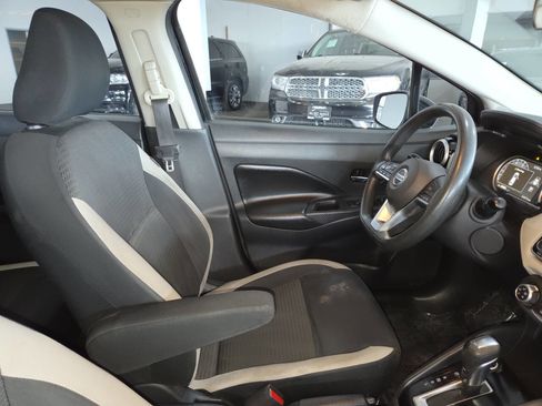 Used 2020 Nissan Versa SV FWD image 27