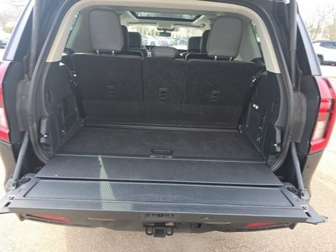 Used 2025 Ford Expedition Active image 16