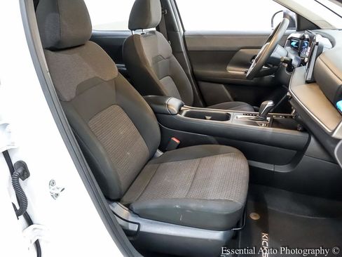 Used 2025 Nissan Kicks S image 30