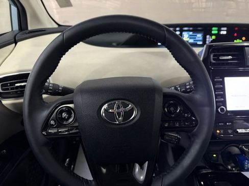 Used 2022 Toyota Prius XLE image 15