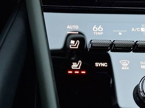 New 2026 Porsche Cayenne E-Hybrid Coupe AWD/4WD image 20