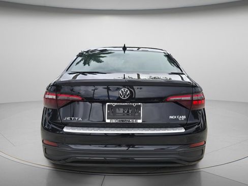 Used 2024 Volkswagen Jetta SE w/ Panoramic Sunroof Package FWD image 6