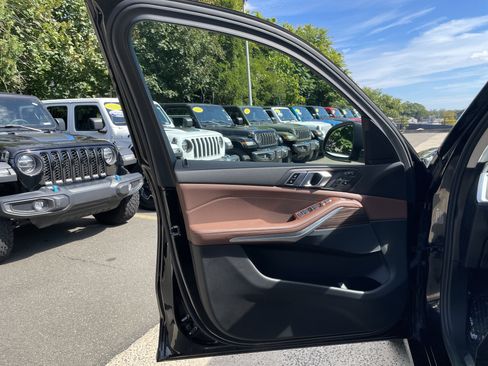 Used 2023 BMW X7 xDrive40i w/ Parking Assistance Package image 50