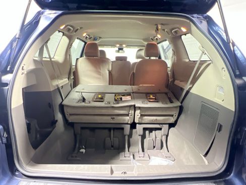 Used 2020 Toyota Sienna LE FWD image 31