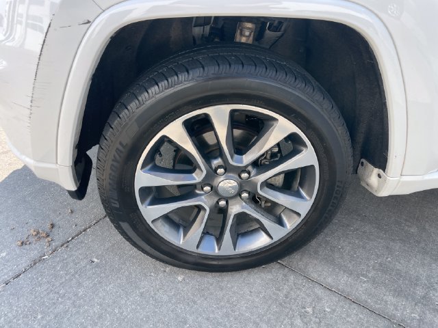 Used 2017 Jeep Grand Cherokee Overland AWD/4WD image 29
