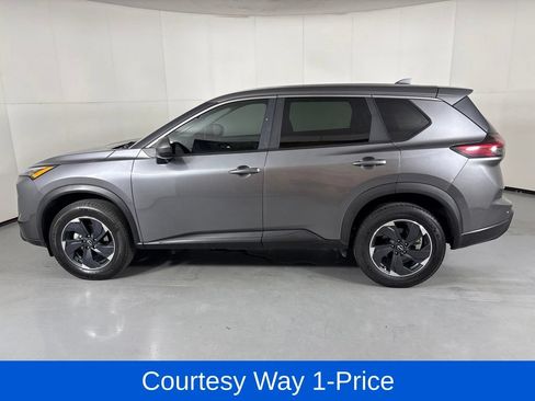 Used 2024 Nissan Rogue SV AWD/4WD image 6