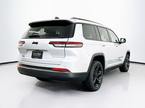 Used 2023 Jeep Grand Cherokee L Laredo image 9