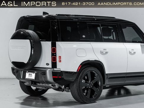 Used 2023 Land Rover Defender 110 X-Dynamic SE AWD/4WD image 40
