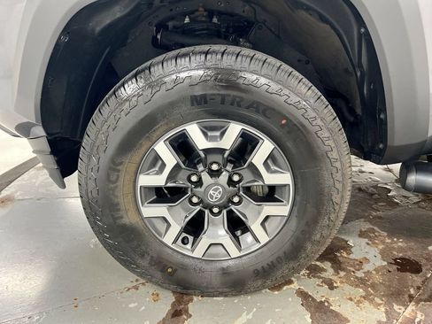 Used 2023 Toyota Tacoma TRD Off-Road AWD/4WD image 27