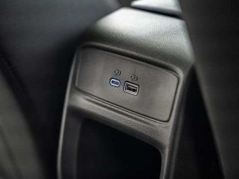 New 2026 Chevrolet Trax RS w/ Sunroof Package FWD image 33