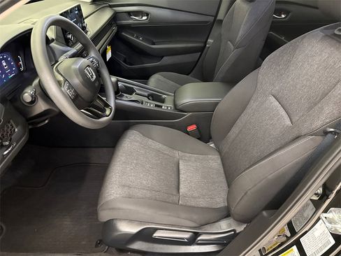 Certified 2025 Honda Accord LX image 17
