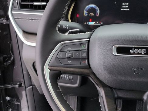 New 2025 Jeep Grand Cherokee L Limited image 19