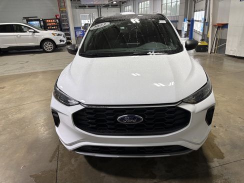 Used 2023 Ford Escape ST-Line w/ Tech Pack #1 image 3