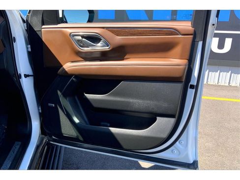 Used 2024 Chevrolet Tahoe High Country w/ Advanced Technology Package AWD/4WD image 26