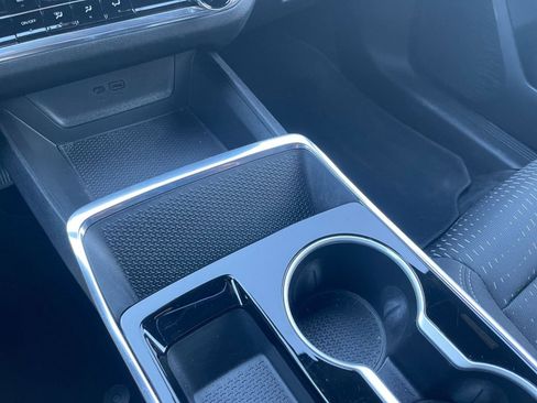 Used 2025 Chevrolet Equinox LT image 41