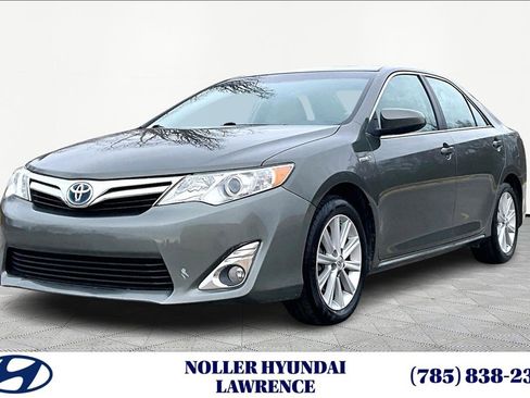 Used 2013 Toyota Camry XLE image 1