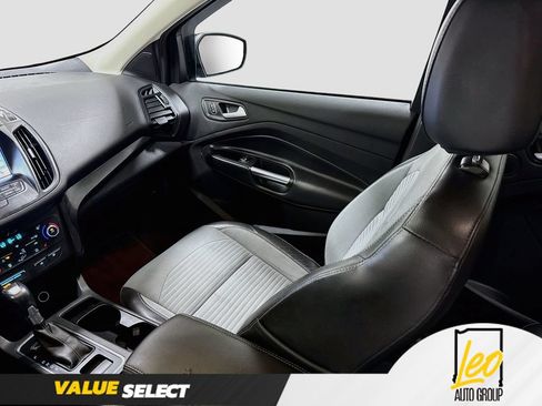 Used 2017 Ford Escape SE w/ Equipment Group 201A AWD/4WD image 25