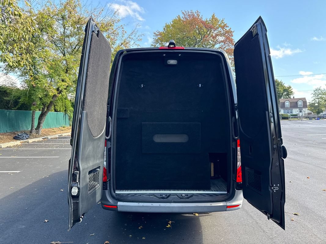 Used 2021 Mercedes-Benz Sprinter 3500 image 33