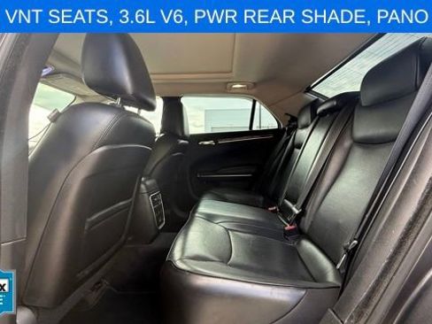 Used 2016 Chrysler 300 C RWD image 11