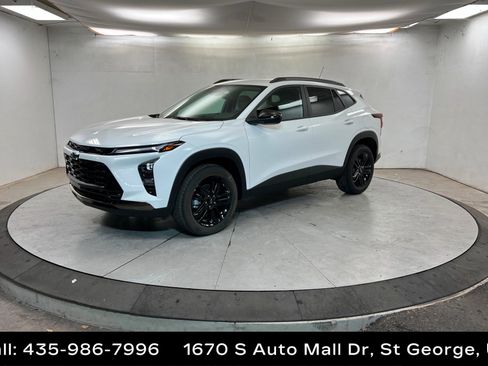 New 2025 Chevrolet Trax ACTIV w/ Driver Confidence Package image 1