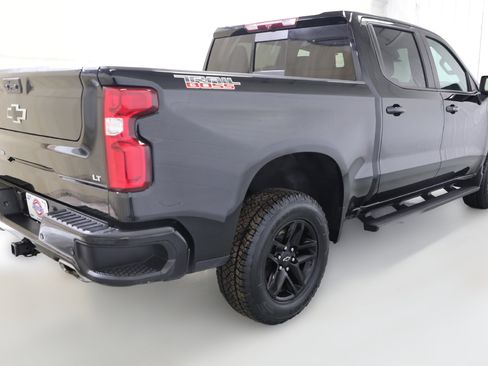Used 2023 Chevrolet Silverado 1500 LT Trail Boss w/ Convenience Package II image 18