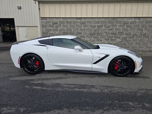 Used 2019 Chevrolet Corvette Stingray Coupe w/ Battery Protection Package image 10