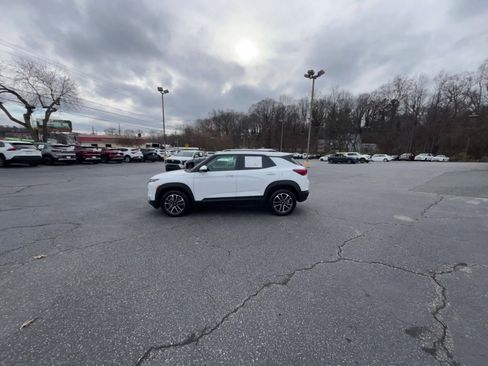 Used 2025 Chevrolet TrailBlazer LT image 16