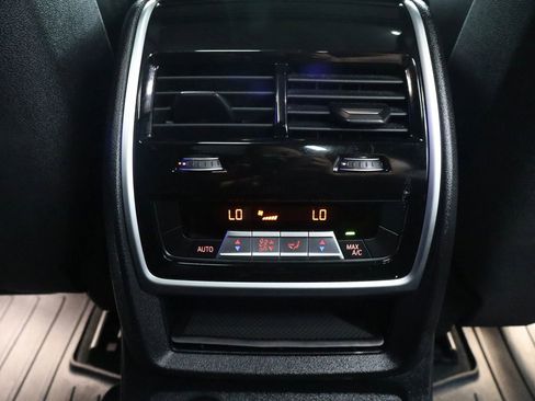 Used 2019 BMW X7 xDrive50i w/ M Sport Package AWD/4WD image 23