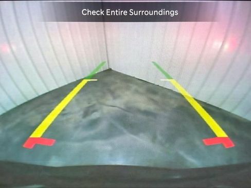 Used 2025 Chrysler Pacifica Limited FWD image 21