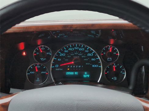 Used 2022 Chevrolet Express 2500 Extended w/ Enhanced Convenience Package image 18