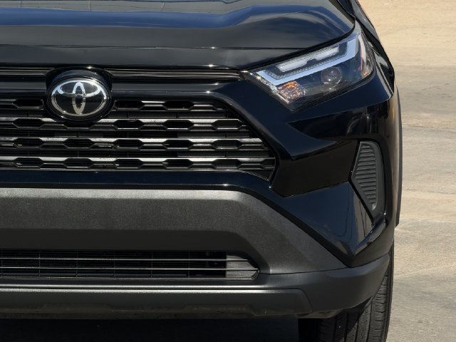 Used 2025 Toyota RAV4 LE FWD image 8
