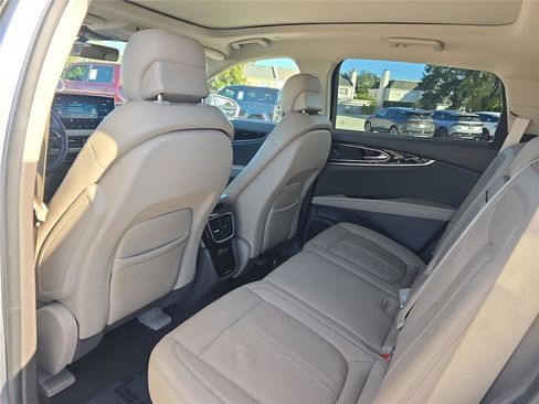 Used 2023 Lincoln Nautilus Reserve w/ Equipment Group 201A image 14