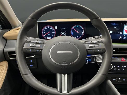 Used 2025 Hyundai Sonata Limited image 17