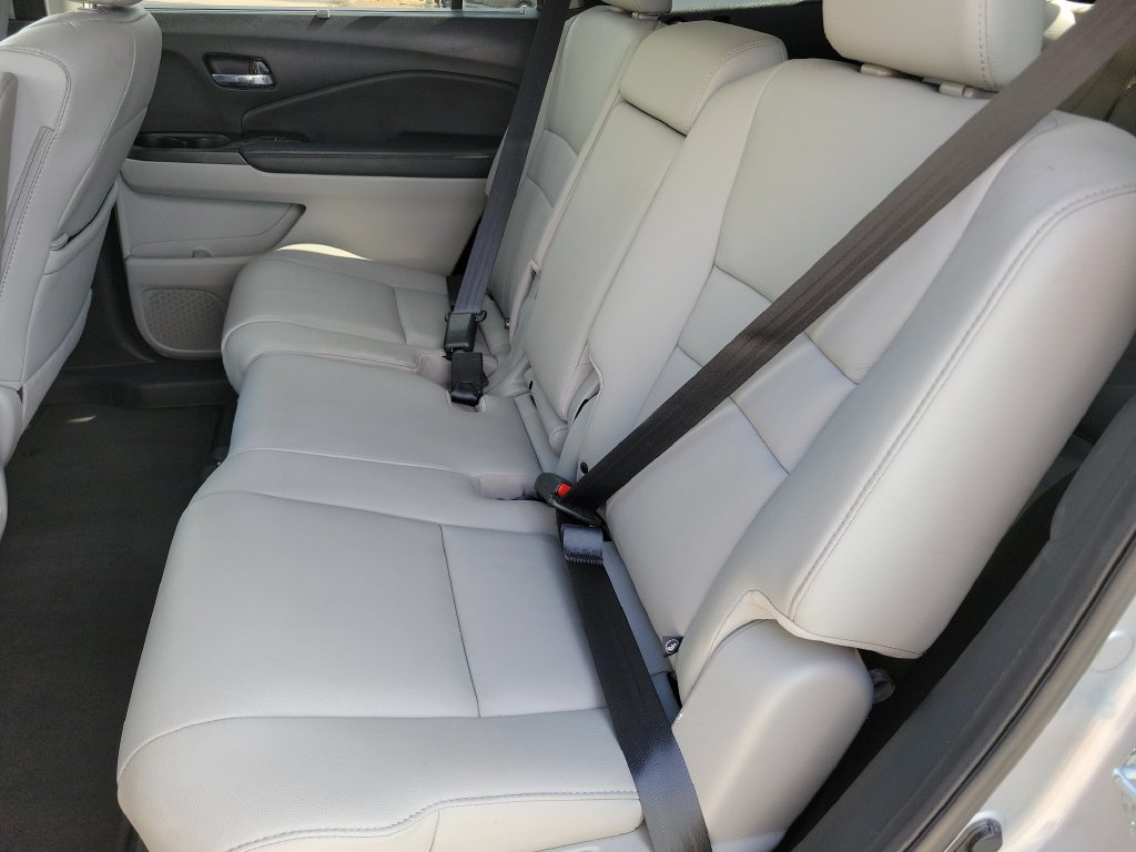 Used 2021 Honda Pilot Touring image 16