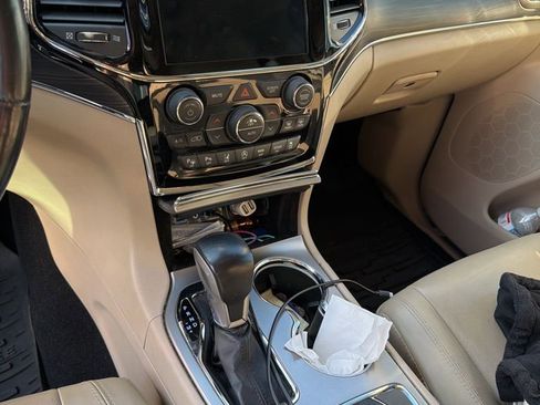 Used 2020 Jeep Grand Cherokee Limited w/ Trailer Tow Group IV image 9