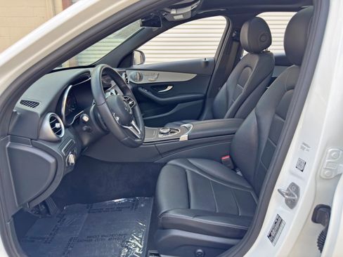Used 2021 Mercedes-Benz C 300 Sedan w/ Premium Package image 16