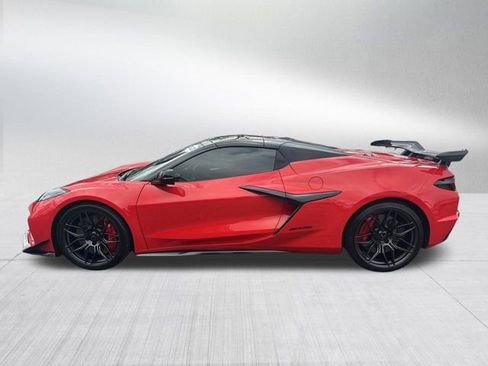 Used 2023 Chevrolet Corvette Z06 w/ Z07 Performance Package image 9