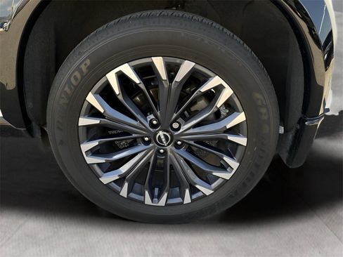 Used 2024 Nissan Rogue Platinum image 22