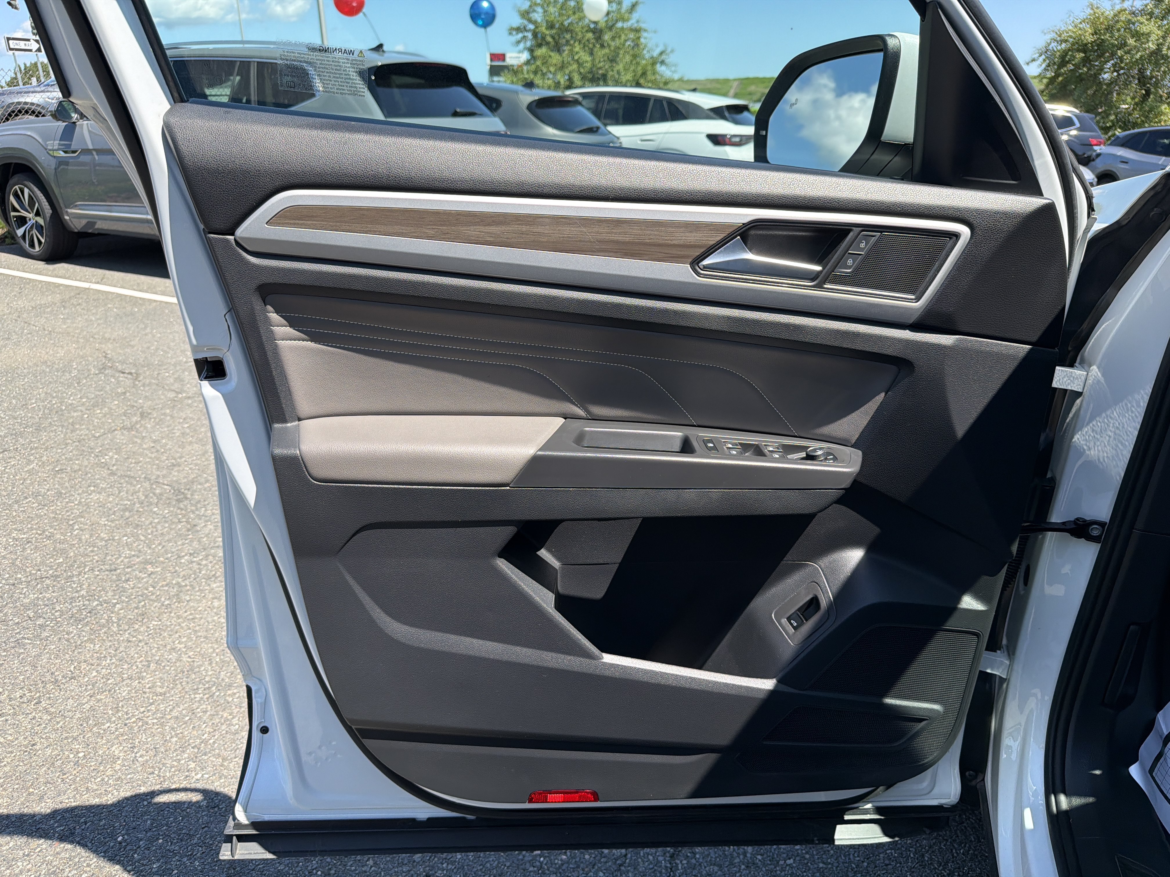 Certified 2023 Volkswagen Atlas SEL AWD/4WD image 17