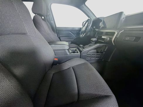 Used 2025 Toyota 4Runner SR5 AWD/4WD image 29