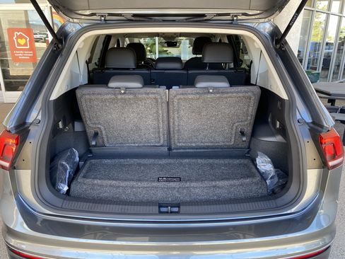Certified 2023 Volkswagen Tiguan SE FWD image 15