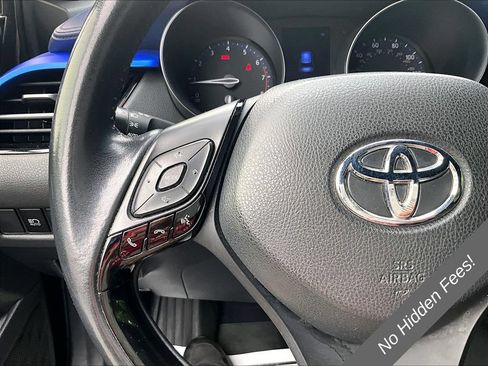 Used 2020 Toyota C-HR XLE FWD image 15