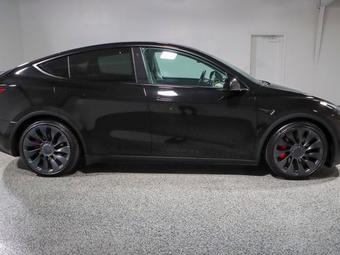 Used 2022 Tesla Model Y Performance image 6