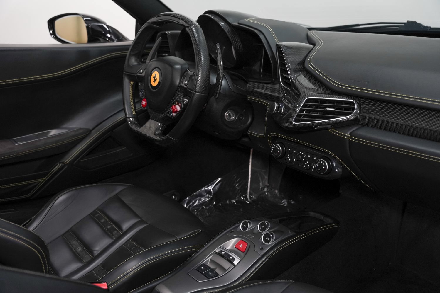 Used 2013 Ferrari 458 Spider RWD image 32