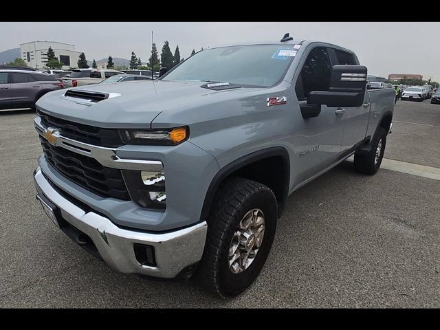 Used 2024 Chevrolet Silverado 3500 LT w/ Convenience Package AWD/4WD image 3