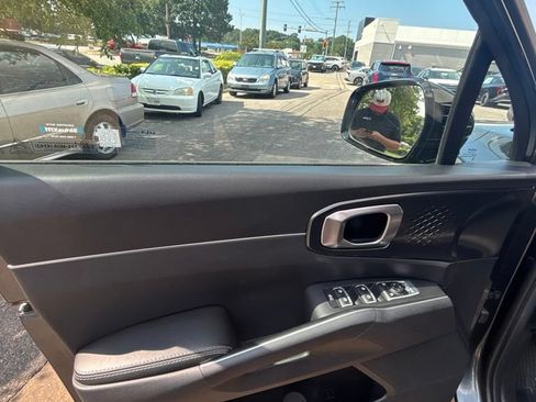 Used 2023 Kia Sorento S w/ Panoramic Sunroof Package FWD image 10